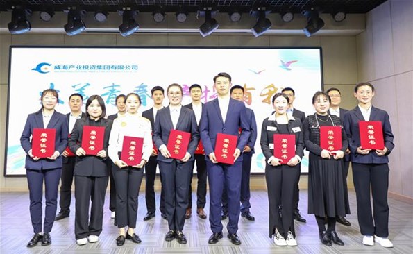 【“五四”专辑③】30年，，，，，，，，身边的人——“绽放青春风采 贡献青春力量”演讲比赛优秀作品（三）